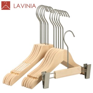 Cintres en bois naturel antidérapants Lavinia Wholesale <span class=keywords><strong>Boutique</strong></span> pour enfants, cintres à crochet pour pantalons, pour usage domestique - Product Image 1