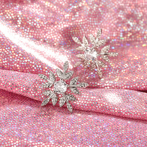 Orecchini a fiocco di neve per donna, gioielli alla moda per l'orecchio in stile invernale dolce - Product Image 3