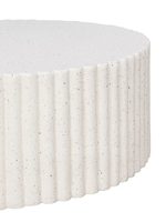 Table basse ronde côtelée en paillettes blanches rehaussez votre décoration intérieure avec cette pièce élégante et luxueuse