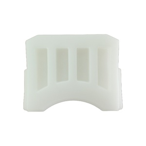 Jungheinrich 51321771 Patin de glissière inférieur de mât 66,6 mm en plastique, Pièce de rechange pour chariot élévateur, Remplacement de pièces de rechange - Product Image 1