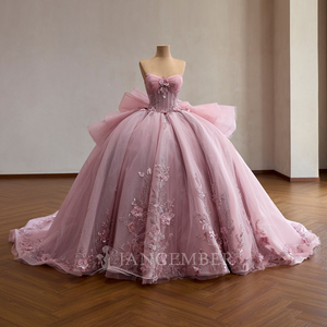 Robe de bal vintage rose bonbon Rsm261073 pour fête de 15 ans, avec corset en dentelle, nœud surdimensionné, appliques florales 3D et traîne en tulle scintillant - Product Image 6