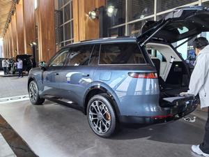 UAE 2026 lynk & Co 900 PHEV ไฮบริด SUV พื้นที่ขนาดใหญ่5ประตู6-seater รถยนต์ไฟฟ้า Lync & Co 900 LHD เรือธง - Product Image 6