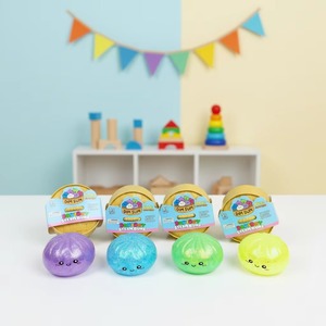 Jouet anti-stress Squishy en forme de pain vapeur coloré avec visage souriant, en maltose, avec boîte - Product Image 3