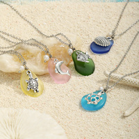 Collier Hawaïen en Gros avec Pendentif Tortue/Dolphin/Coquillage en Perle d'Eau Douce et Pierre Givrée en Verre de Mer