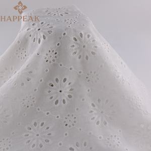 Высококачественная 100% хлопчатобумажная кружевная ткань из гипюра прочная мягкая тканая хлопчатобумажная ткань с вышивкой - Product Image 2
