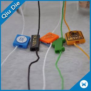 3Dエンボス加工プラスチック製スイングタグロープシールストリングハングタグクリップカスタムハングタグストリングエコフレンドリーリサイクル可能バッグシューズ用 - Product Image 5