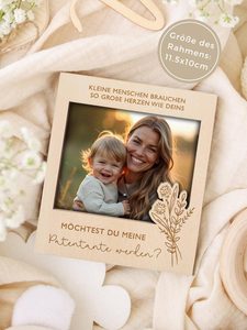 Cornice in Legno Incisa per Album Fotografico, Annuncio di Gravidanza, o Messaggio 'Vuoi Essere il Mio Padrino/Madrina?' - Product Image 3