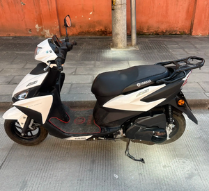 Scooter Yaahaha Fazzio <span class=keywords><strong>125</strong></span> - Refroidissement par air - <span class=keywords><strong>125</strong></span> cm³ - Transmission <span class=keywords><strong>automatique</strong></span> - Moteur monocylindre - Allumage CDI - Réservoir de carburant en plastique - Product Image 4