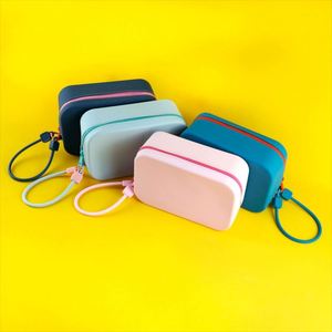 Bolso Bandolera Grande de Silicona para Mujer, Impermeable, Estuche de Maquillaje con Cremallera, Monedero Cosmético, Bolsa para Brochas, Estilo Moderno - Product Image 5
