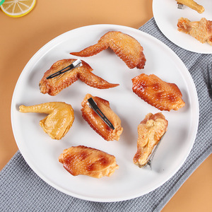 Pinzas para el pelo con forma de pierna y ala de pollo asado de PVC, una tendencia popular en redes sociales, perfectas para crear comida realista y peculiar. - Product Image 3