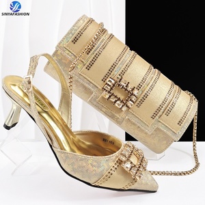 Conjunto de <span class=keywords><strong>zapatos</strong></span> y bolsos de diseño italiano dorado de lujo Sinya, <span class=keywords><strong>zapatos</strong></span> nuevos de tacón alto para mujer, conjunto de bolsos a juego con piedras - Product Image 1