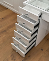 Table de toilette de style luxueux, blanche, haute brillance, avec miroir en cristal, éclairage LED, 13 tiroirs, bureau de maquillage pour chambre à coucher