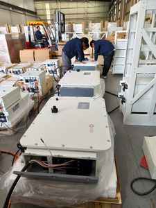 Onduleur Solis 125 kW avec batterie au lithium 241 <span class=keywords><strong>kWh</strong></span>, système de stockage d'énergie extérieur tout-<span class=keywords><strong>en</strong></span>-un pour usage commercial - Product Image 2