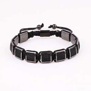 Pulsera ajustable de la Amistad trenzada para hombre, cuentas cuadradas de piel de pez negro personalizadas, de alta calidad, de latón - Product Image 2