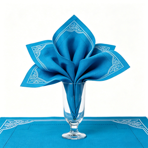 Servilletas de Papel Bordadas Azules Modernas Party Love, 33x33cm, Cuadradas, Duraderas, para Uso en Restaurantes y Cenas, 30 Piezas - Product Image 3