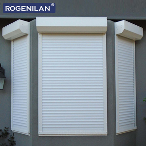 ROGENILAN - Stores roulants intelligents en aluminium modernes pour l'extérieur - Résistants aux ouragans - Portes de sécurité motorisées pour l'extérieur - Product Image 4