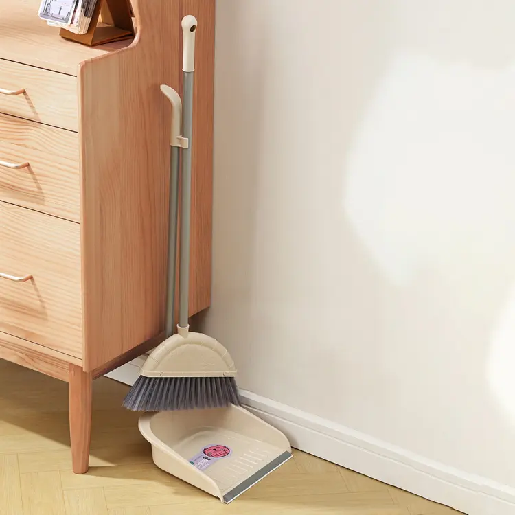 Long Handle Plastic Dustpan Set with PET and PP Broom Stick Hot Sale Indoor Sweeping Brushes and Broom for Home Use