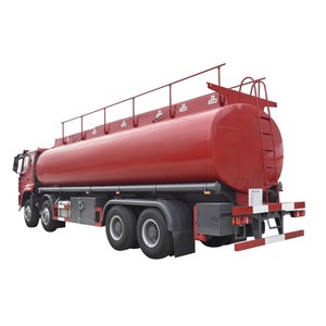 Camion-citerne à carburant diesel HOWO NX 8x4 30000L avec pompe et distributeur doseur à vendre - Product Image 4