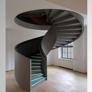 Escalier en spirale en acier galvanisé pour extérieur, design industriel durable, fixation par boulons - Product Image 1