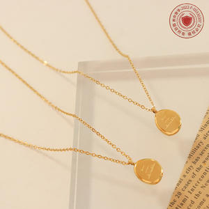 Collana in Acciaio Inossidabile Personalizzata con Nome Inciso, Ciondolo Ovale Irregolare Placcato Oro 18K per Regalo da Donna - Product Image 3