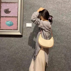 2026 热销韩国风格女式时尚单肩包秋季男女通用单肩包拉链闭合 PU 涤纶内衬中国制造 - Product Image 4