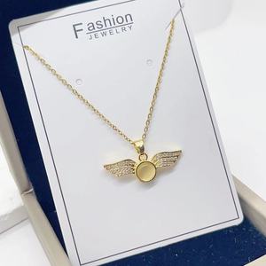 Tendance Plaqué Or Ailes D'ange Hip Hop Pendentif Sublimation Bijoux Papillon Forme Lien Pendentif Collier - Product Image 1