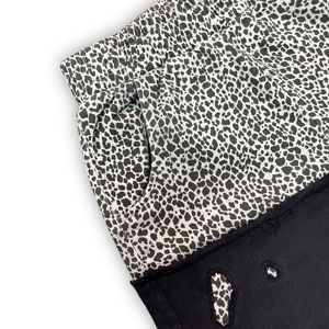Pantalones Anchos con Estampado de Leopardo, Diseño Desgastado, Recortes y Parches, Cintura Elástica con Cordón, Estilo Urbano Y2K, 100% Algodón - Product Image 3