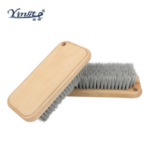Brosse de nettoyage Yinste en bois massif avec fil en PP, brosse à chaussures avec trou de suspension - Product Image 1