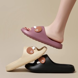 Sandales d'intérieur pour femmes à semelle épaisse, bout ouvert, légères, souples, respirantes, antidérapantes, pantoufles de bain, tendance mode dessin animé - Product Image 1