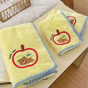 Nouvel ensemble de serviettes de bain Ours de dessin animé 2026, jaune lait, en polaire corail rembourrée, super absorbant, séchage rapide, pour usage domestique, avec bonnet en laine. - Product Image 4