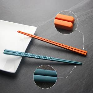 Palillos chinos reutilizables de fibra de vidrio de color rojo,azul y verde, juego de palillos para ramen y sushi personalizados - Product Image 3
