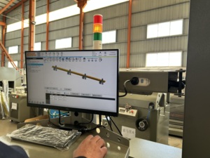 Máquina de Perforación y Fresado de Perfiles de Aluminio de Doble Cabezal Totalmente Automática CNC para Maquinaria de Procesamiento de Puertas y Ventanas de Aluminio CNC - Product Image 6