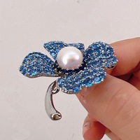 Bros Bunga Berdaun Empat Biru Turquoise, Pin Mutiara Delikat untuk Wanita, Hiasan Jas/Korset