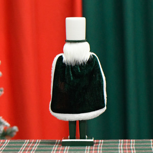 Muñeco Cascanueces Rey con Cetro de Copo de Nieve Blanco y Verde, Estilo Europeo, de Madera Maciza de 30 cm, Acabado Brillante, Capa de Algodón y Adornos Hechos a Mano - Product Image 5