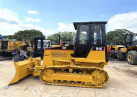 Bulldozer sur chenilles d'occasion CAT D4 10T avec moteur puissant et système hydraulique fiable, idéal pour le défrichement et le nivellement des terrains