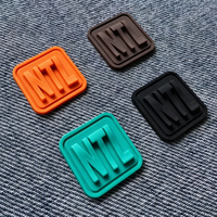 Patchs en silicone et PVC personnalisés avec logo 3D en relief, lettres carrées gravées, pour vêtements de marque