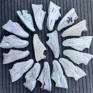 Vente en gros de liquidation, chaussures de sport de haute qualité, chaussures de <span class=keywords><strong>basket</strong></span>-ball pour hommes et femmes, lot mixte, livraison aléatoire - Product Image 3