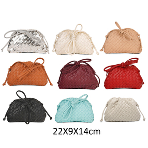 Bolso <span class=keywords><strong>de</strong></span> Mano Compacto <span class=keywords><strong>de</strong></span> <span class=keywords><strong>Cuero</strong></span> PU Hecho a Mano <span class=keywords><strong>de</strong></span> Alta Calidad para Mujer, Nuevo Diseño Casual Retro, Bolso Bandolera Tejido - Product Image 1