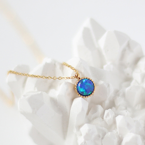 Großhandel Maßgefertigte 18K Vergoldete Edelstahl-Kettengliederkette mit Künstlichem Weiß-Blauem Opal-Steinanhänger - Product Image 5
