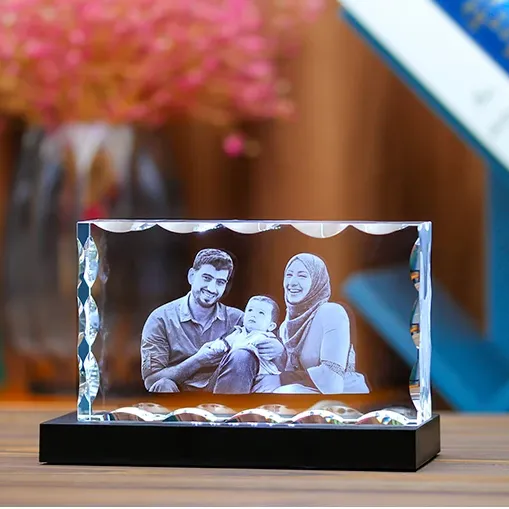 Eer Van Crystal Cube Souvenir Fotolijst Nachtlampje Crystal Cube 3d Lasergravure Custom 3d Crystal Cube