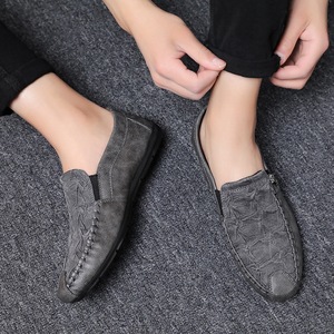 Mocasines de cuero de lujo para hombre con punta redondeada y estilo mocasín, ideales para oficina, bodas y fiestas. - Product Image 4
