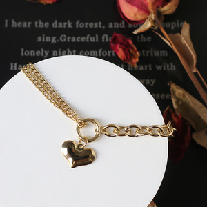สร้อยข้อมือวินเทจแบบหนา โซ่หนัก สำหรับผู้หญิง กันน้ำ ชุบทอง 18K สแตนเลสสตีล พร้อมจี้รูปหัวใจอัลมอนด์ แฟชั่น - Product Image 5