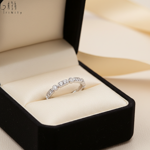 Bague empilable de haute qualité, faite à la main, délicate, en or blanc massif 18 carats, brillante, avec diamant naturel véritable, vente en gros - Product Image 1