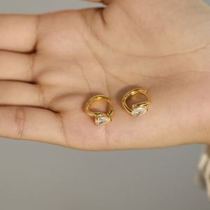 Boucles d'oreilles créoles clipsables Dylam au design tendance en argent 925 avec pierre de moissanite D VVS1 en forme de goutte d'eau géométrique pour femme - Product Image 4