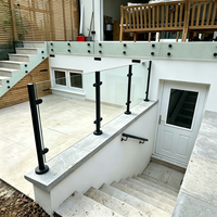 Poteau de balustrade en verre en acier inoxydable noir carré sur mesure, système de garde-corps en verre antirouille pour bâtiments résidentiels et commerciaux