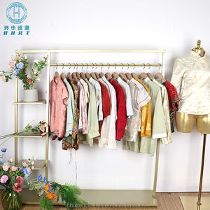 <span class=keywords><strong>Ingrosso</strong></span> di Bluse Qipao Estive Usate da Donna - Stile Tradizionale Cinese, Taglie e Motivi Assortiti, Pacchi all'<span class=keywords><strong>Ingrosso</strong></span> per <span class=keywords><strong>Rivenditori</strong></span> - Product Image 5