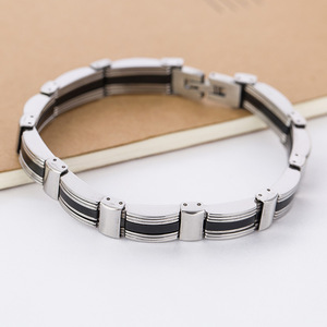 Pulsera Geométrica de Acero de Titanio de 10 mm, Negra, Unisex, Informal, Deportiva - Product Image 3