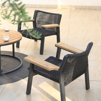 Sillón Individual Moderno de Ratán y Aluminio OSMEN SPAIN con Brazos de Teca - Muebles de Exterior para Patio y Balcón