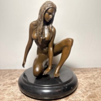Sphinx ailé égyptien ancien en bronze, sculpture de style mythologique rétro européen, ornement artistique, décoration intérieure et objet de collection