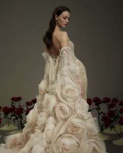 เสื้อแจ็กเก็ตแฟชั่นสำหรับเจ้าสาวน่ารักลายดอกกุหลาบขนาดใหญ่โรแมนติกสำหรับปาร์ตี้งานแต่งงาน - Product Image 3